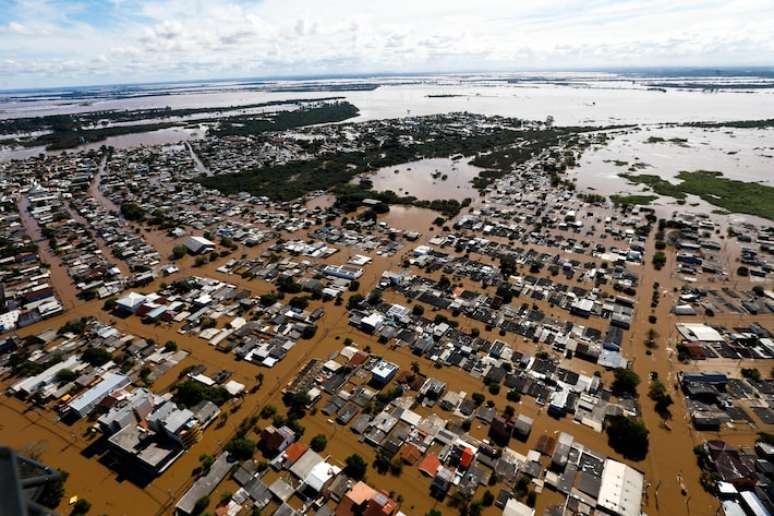 A análise do projeto acontece no momento em que o Rio Grande do Sul enfrenta sua maior tragédia climática, com enchentes em todo o Estado