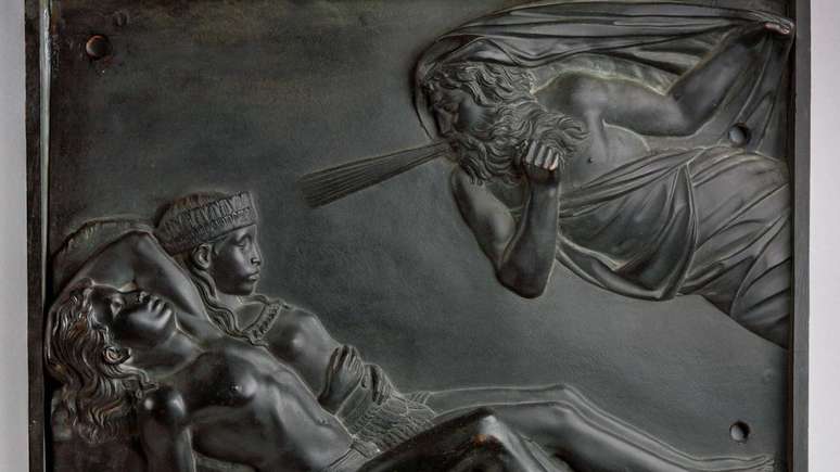 Placa mortu&aacute;ria encomendada pela Rainha Carolina da Baviera ao artista Johann Baptist Stiglmaier para adornar o t&uacute;mulo das crian&ccedil;as ind&iacute;genas