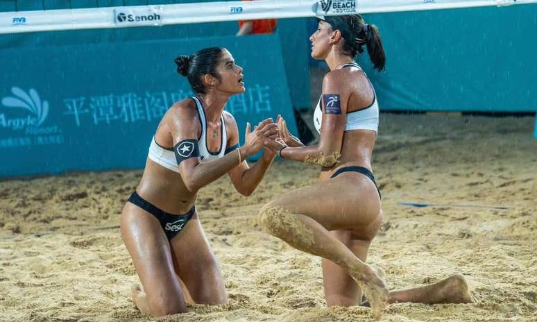 julhia e marcela wuhan1