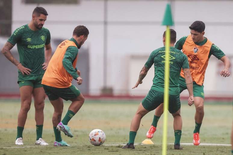 jogadores do fluminense treinando (LUCAS MERÇON / FLUMINENSE F.C.)