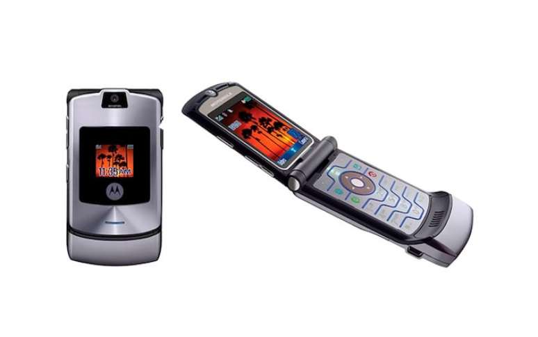 Motorola RAZR V3, lançado pela Motorola em 2004