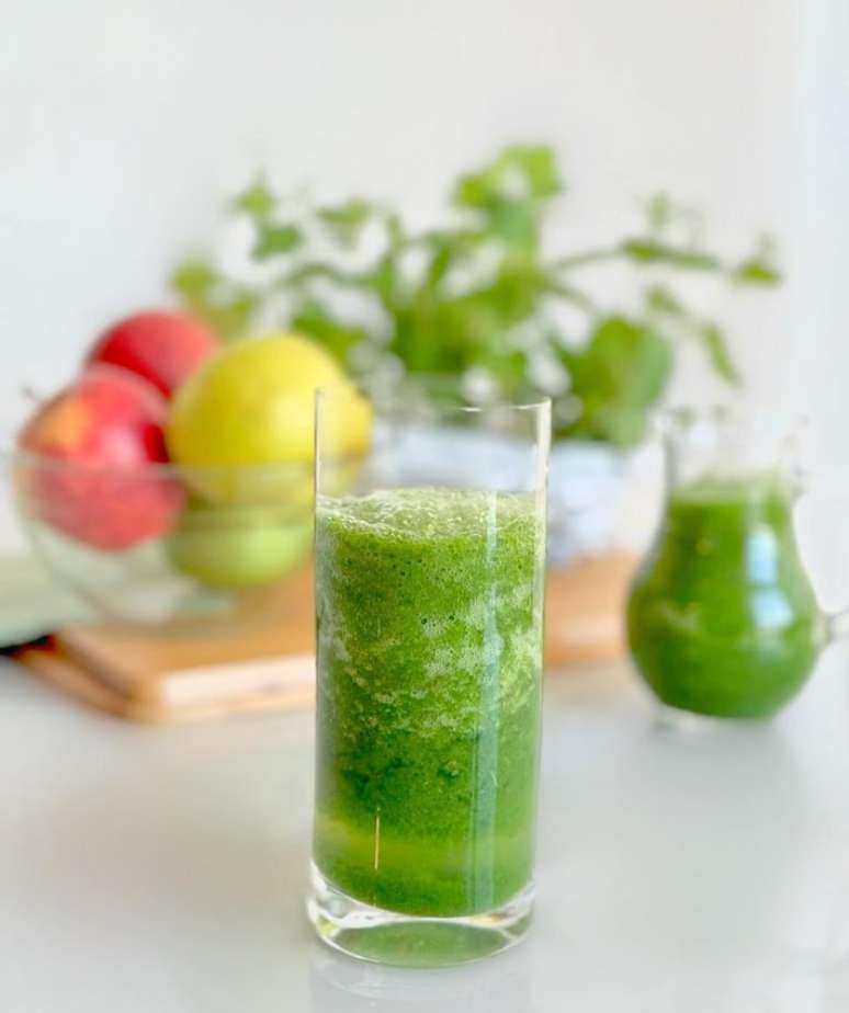 Suco verde com maçã e abacaxi