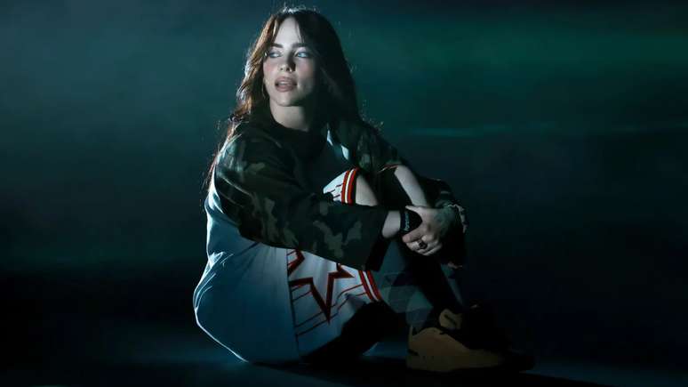 Billie Eilish lança novo álbum, "Hit Me Hard and Soft"