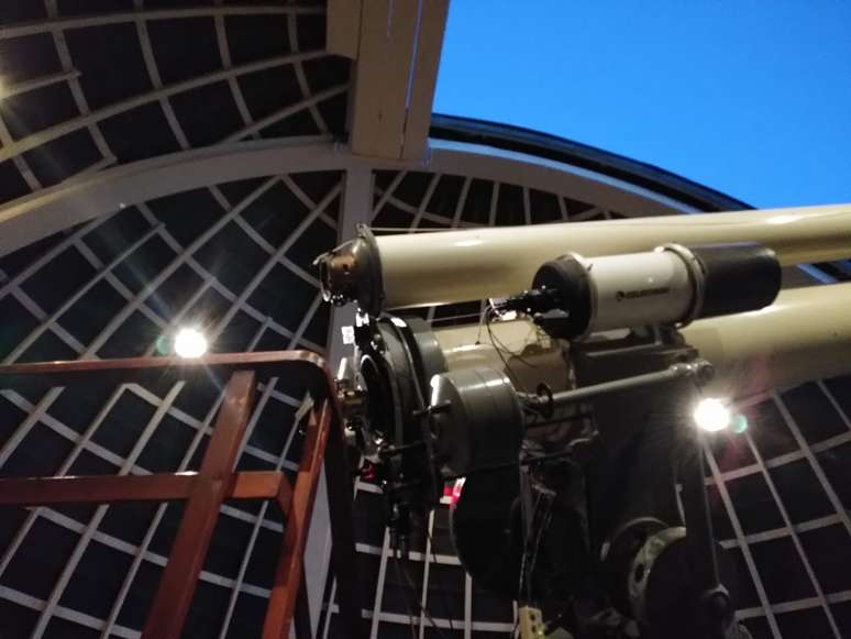 Telescópio Zeiss recebe 600 pessoas por noite no Griffith Observatory, em Los Angeles (EUA)