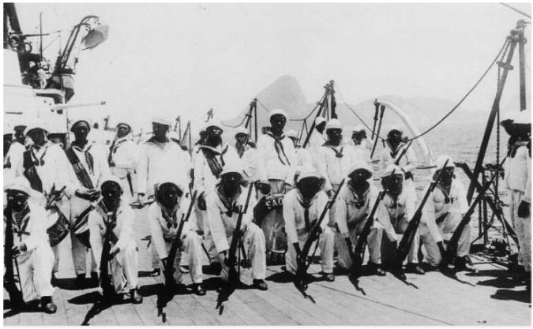 Marinheiros durante a Revolta da Chibata, no Rio de Janeiro, em 1910