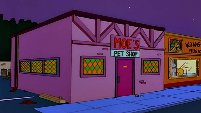 Quem poderia imaginar que, assim como Em Os Simpsons, teríamos um bar disfarçado de pet shop em Petrópolis? (Imagem: Reprodução/Fox)