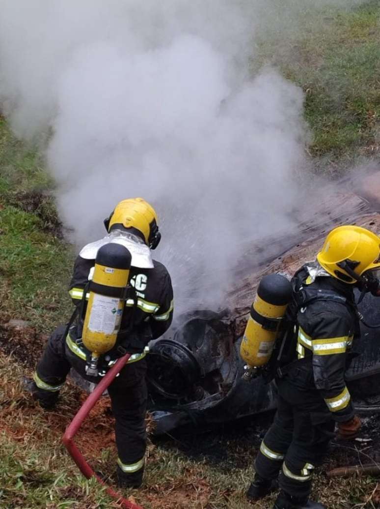 motorista-morre-carbonizado-acidente-sc-2