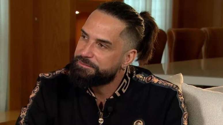 Rayanne Morais, Latino’s ex-wife, talks about the singer’s cheating