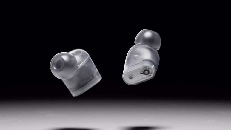Fones de ouvido devem ser colocados do lado certo e com borrachas do tamanho correto (Imagem: Divulgação/Beats)