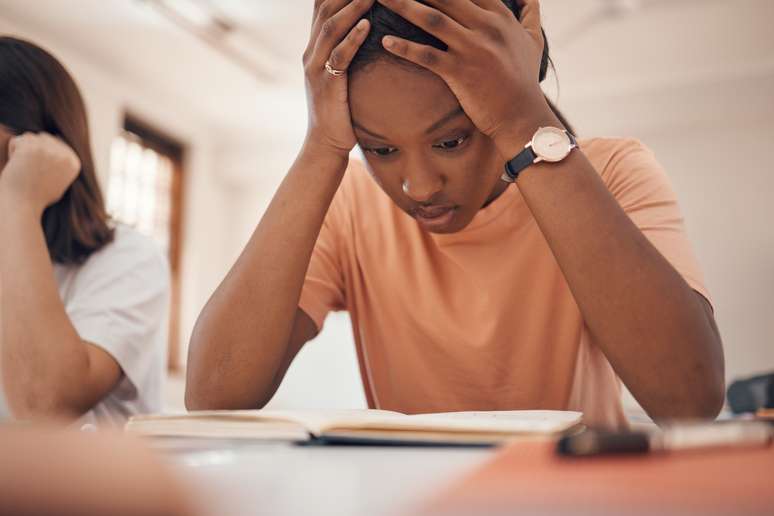 I feel sick in the middle of class;  Could it be the entrance exam’s fault?