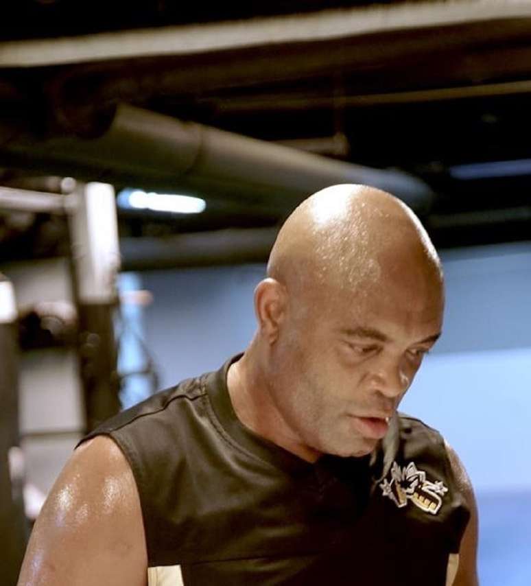 Anderson Silva durante treinamento 