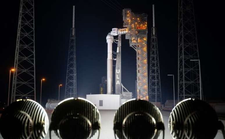 Um foguete Atlas V da United Launch Alliance com a espaçonave Starliner da Boeing a bordo no Complexo de Lançamento Espacial 41 no domingo do dia 5 de maio de 2024 (Imagem: Reprodução/NASA/Joel Kowsky)