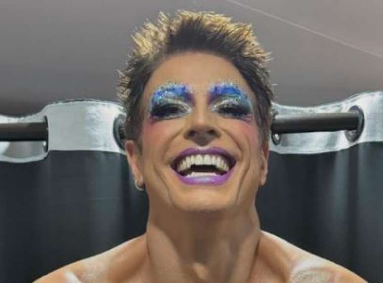 Reynaldo Gianecchini posa de drag queen e é alvo de comentários homofóbicos