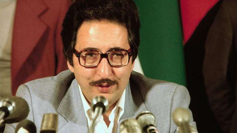 Banisadr fugiu do pa&iacute;s para evitar pris&atilde;o