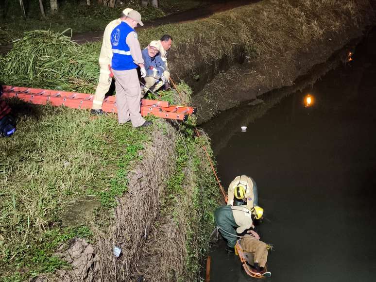V&iacute;tima estava embriagada quando sofreu o incidente, segundo o Corpo de Bombeiros &ndash;