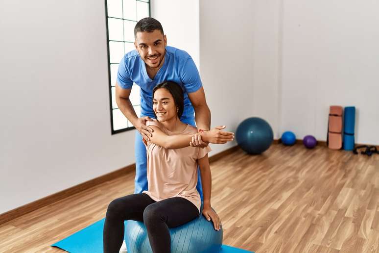 Praticar exercícios físicos é importante para a saúde da coluna