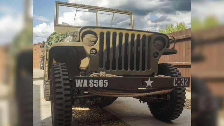 O casal herdou recentemente um Jeep americano de 1942