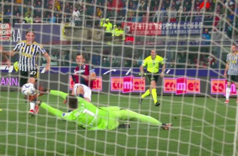 Divulgação / Lega Serie A - Legenda: Bologna e Juventus fizeram confronto direto pela terceira posição -