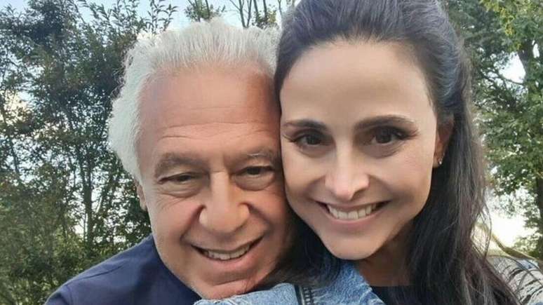 Antonio Fagundes shows rare shots with his wife Alexandra Martins