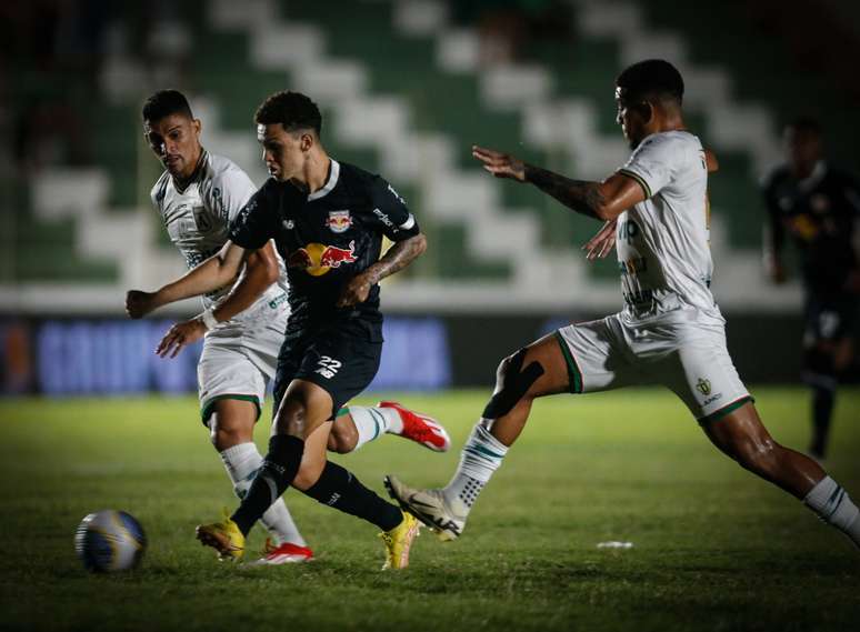 O Red Bull Bragantino encara o Sousa-PB visando classificação às oitavas de final da Copa do Brasil. 