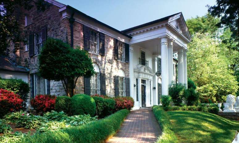 A mansão Graceland virou alvo de disputa na família de Elvis Presley