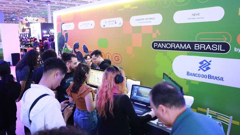 A gamescom latam panorama brasil permite jogar alguns dos melhores jogos brasileiros e conversar com seus desenvolvedores