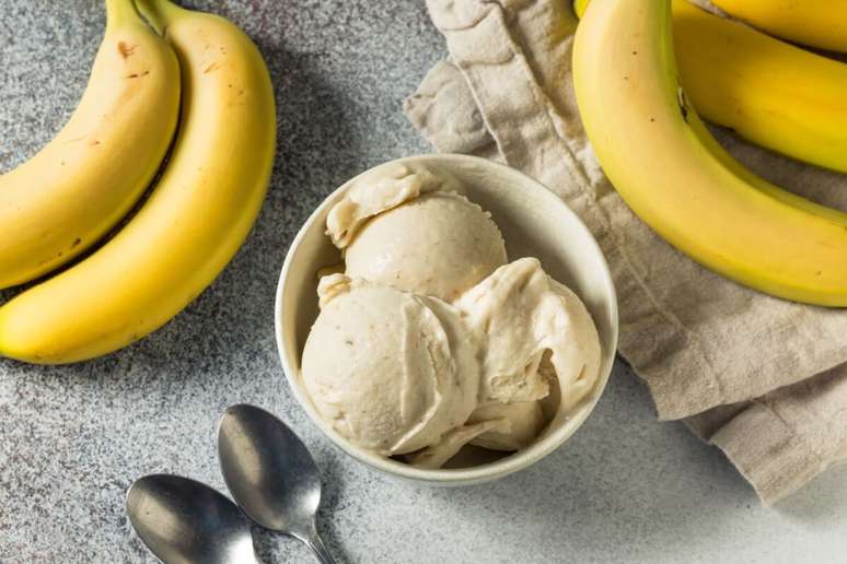 Sorvete de banana com iogurte 