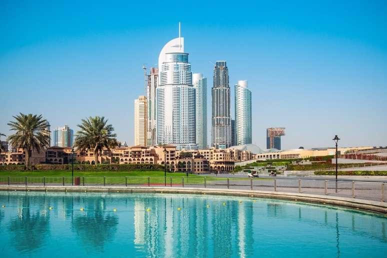 Os Emirados Árabes Unidos, especificamente Dubai, oferecem condições excepcionais para nômades digitais 