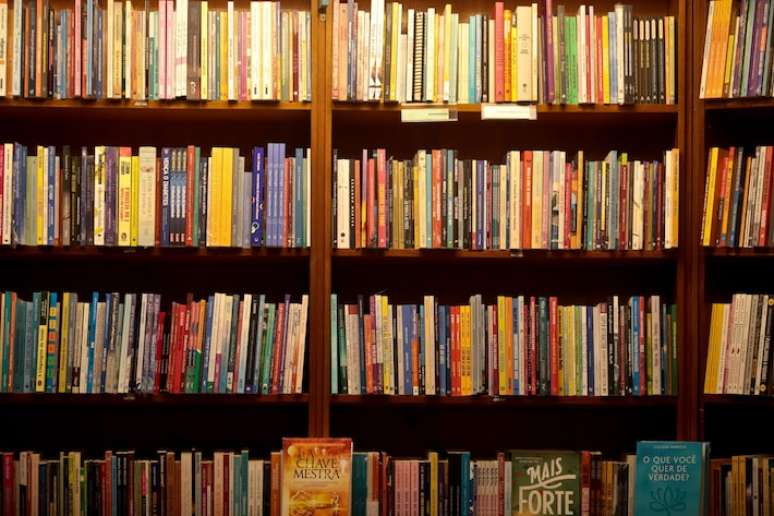 Venda de livros caiu pelo segundo ano consecutivo no Brasil.