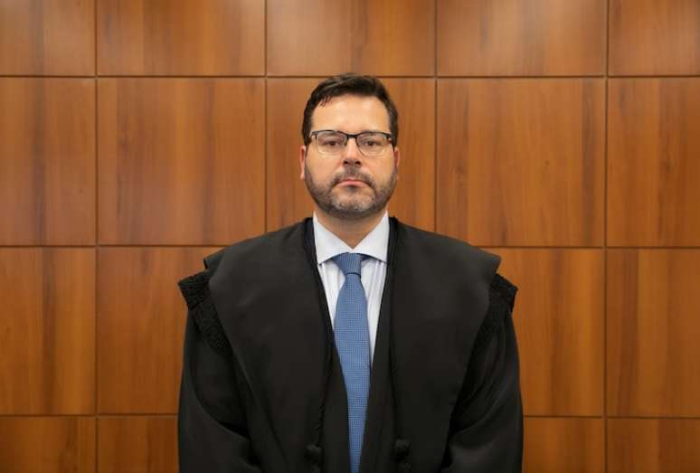 José Rodrigo Sade, integrante efetivo da classe de advogados do Tribunal Regional Eleitoral do Paraná (TRE-PR)