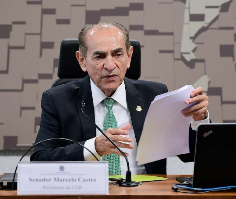 Senador Marcelo Castro (MDB-PI), relator do projeto de lei do novo código eleitoral