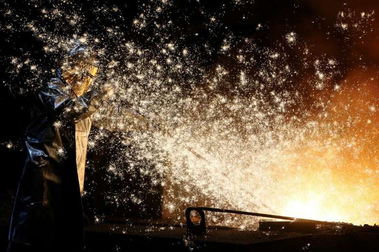 Usina siderurgica 
REUTERS/Wolfgang Rattay