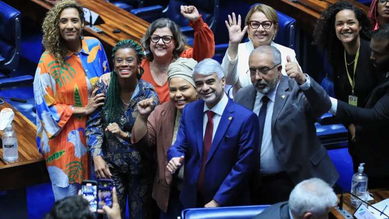A votação foi acompanhada pela ministra da Igualdade Racial, Anielle Franco