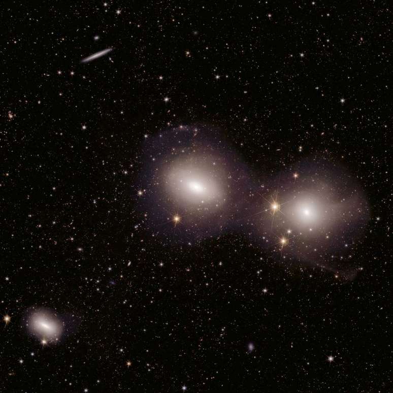 Grupo de galáxias de Dourado (Imagem: Reprodução/ESA/Euclid/Euclid Consortium/NASA, image processing by J.-C. Cuillandre (CEA Paris-Saclay), G. Anselmi)
