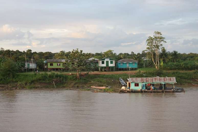 Casas na região Alto Solimões, no extremo oeste do estado Amazonas.