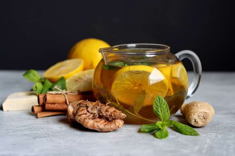 Chá de gengibre com limão e canela