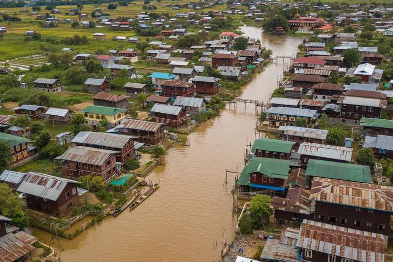Casas afetadas por enchentes