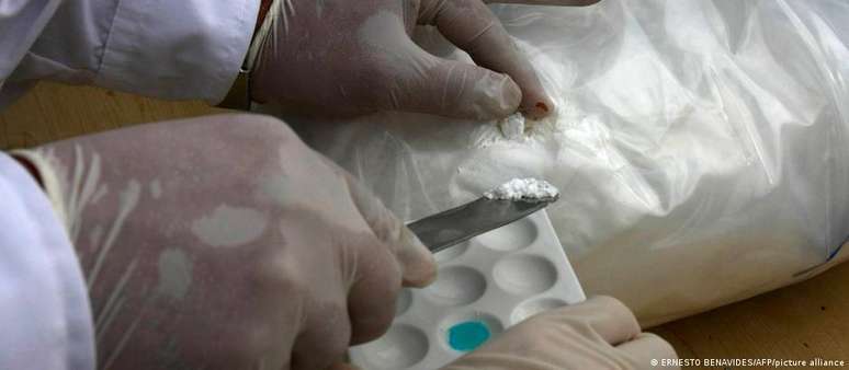 Carga ilegal — as rotas de comércio de cocaína mudam constantemente, com a África Ocidental desempenhando um papel crescente
