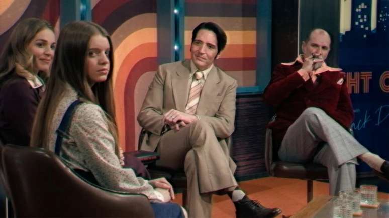 Filme tem estética de TV analógica dos anos 70 (Imagem: Divulgação/Diamond Films)