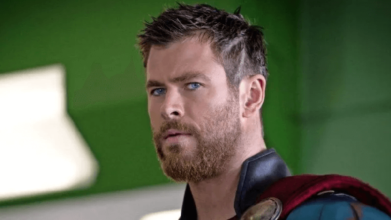 O ator Chris Hemsworth, famoso pelo papel de Thor no universo Marvel, declarou que fez homenagem a Brad Pitt ao dar o nome de um de seus filhos.