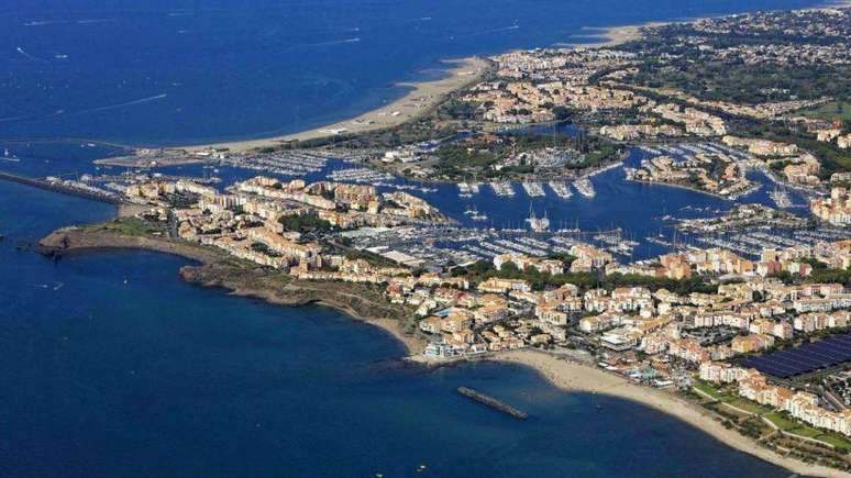A cidade francesa de Agde &eacute; famosa porque muitos homens e mulheres viajam at&eacute; l&aacute; para troca de parceiros