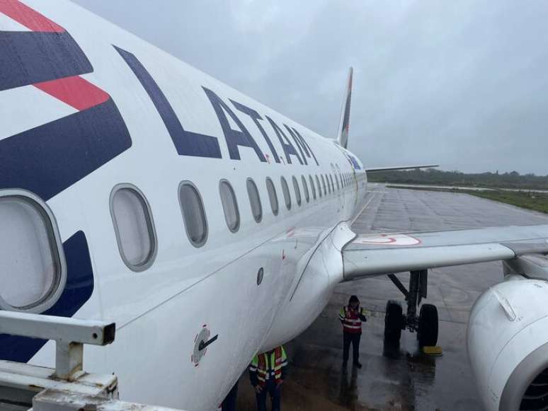 Latam teve dois voos programados para o primeiro dia de operações da base aérea de Canoas