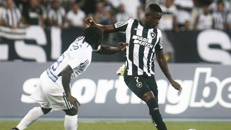 O Botafogo busca dar o troco após derrota no Nilton Santos para o Junior Barranquilla 