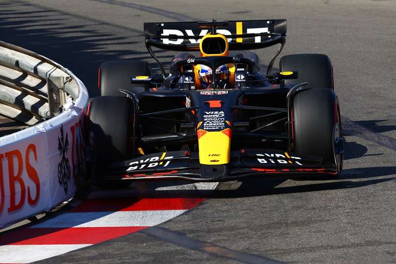 Verstappen em Monaco: nem andando próximo dos muros o RB20 funcionou