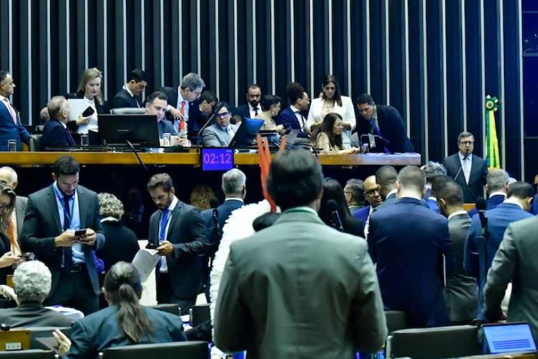 Plenário da Câmara dos Deputados durante sessão conjunta do Congresso Nacional destinada à deliberação dos vetos