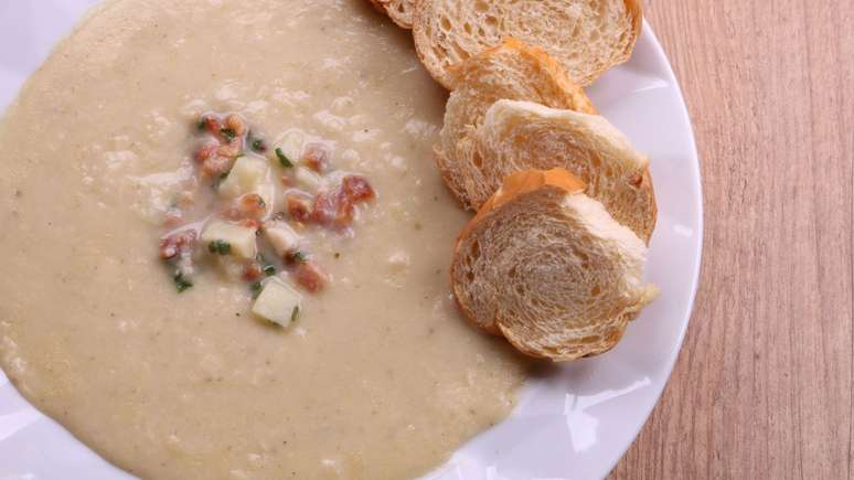 Sopa-creme de palmito com bacon –