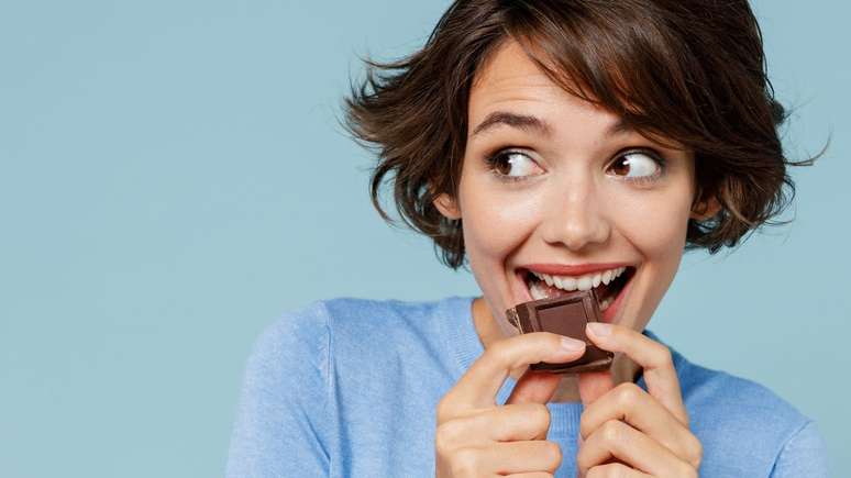 Vontade excessiva de comer doces pode ser sinal de alerta para a saúde