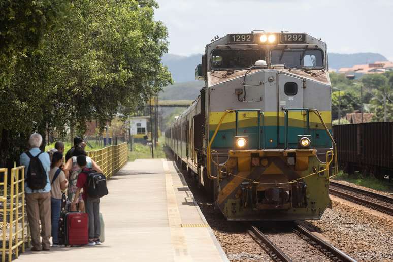 Passageiros na Estação Aimorés, em Minas Gerais