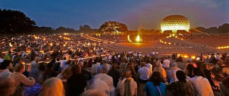 Auroville abriga pouco mais de 3 mil pessoas