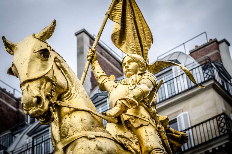 Estátua de Joana d'Arc em Paris, França